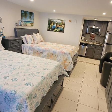 Sea Spray, Studio 114, Beach Steps Away! Pool+Wifi Ruskin Exterior photo