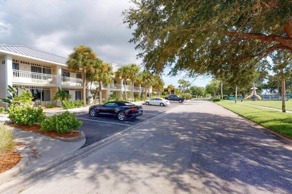 Sea Spray, Studio 114, Beach Steps Away! Pool+Wifi Ruskin Exterior photo