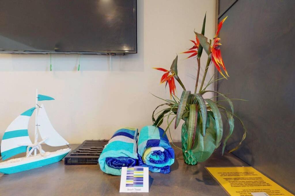 Sea Spray, Studio 114, Beach Steps Away! Pool+Wifi Ruskin Exterior photo