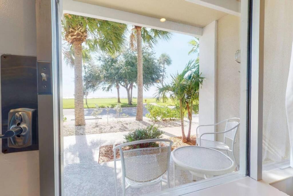 Sea Spray, Studio 114, Beach Steps Away! Pool+Wifi Ruskin Exterior photo