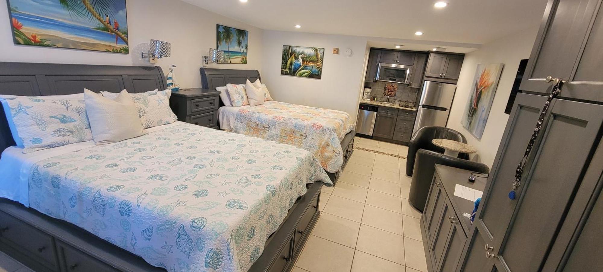 Sea Spray, Studio 114, Beach Steps Away! Pool+Wifi Ruskin Exterior photo